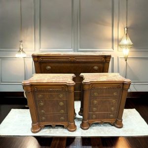 CÓMODA Y 2 MESITAS CLÁSICAS