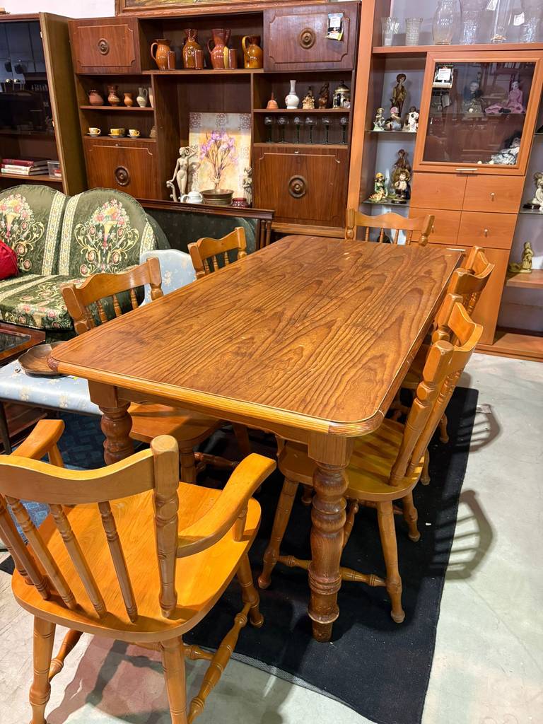 MESA Y 6 SILLAS DE MADERA PROVENZAL