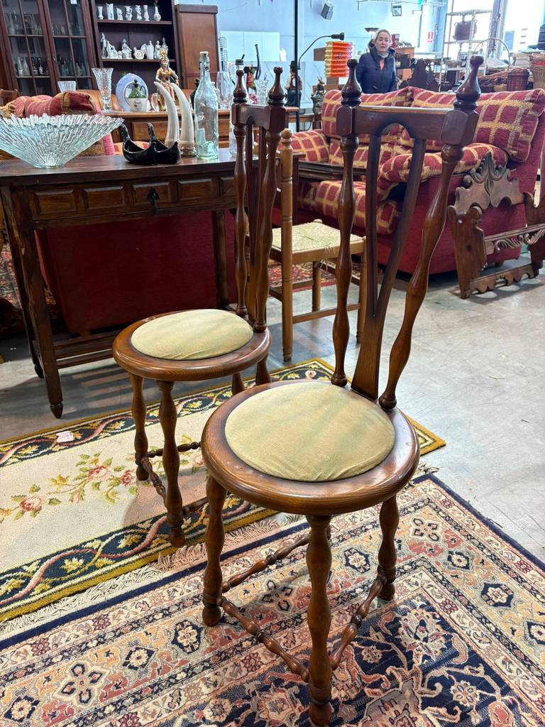 2 SILLAS ANTIGUAS - Imagen 2