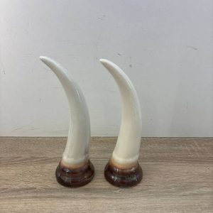 2 COLMILLOS DECORATIVOS