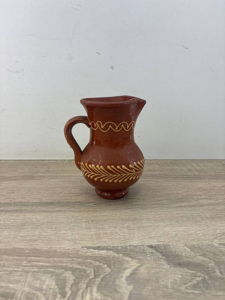 PEQUEÑA JARRA ARTESANAL