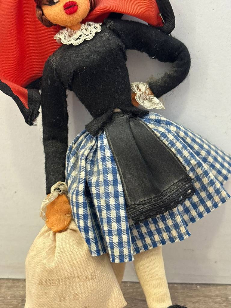 MUÑECA ARTESANAL DE TRAPO - Imagen 4