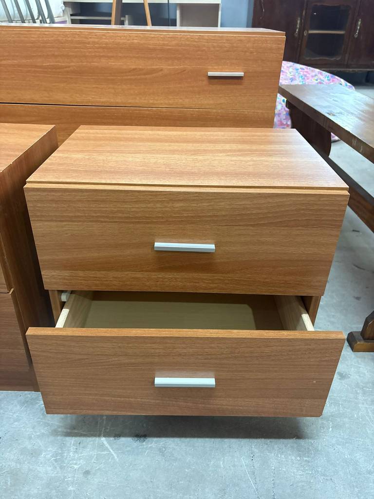CÓMODA Y 2 MESITAS DE NOCHE - Imagen 5