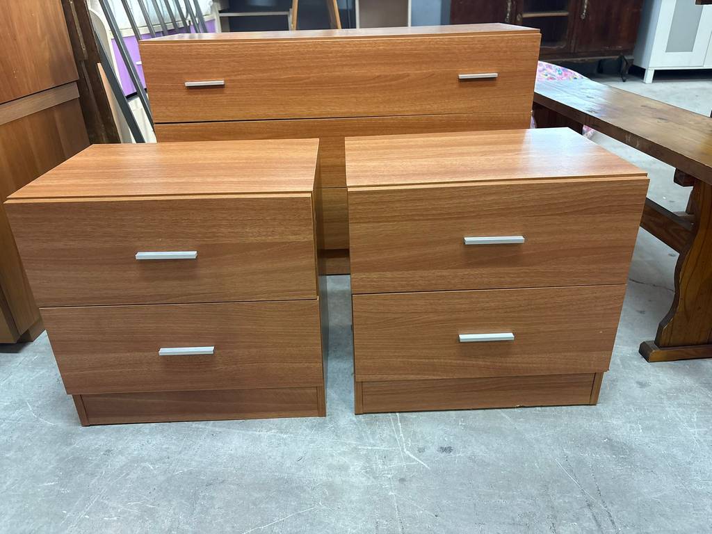 CÓMODA Y 2 MESITAS DE NOCHE - Imagen 3