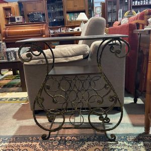 MESA AUXILIAR CON BOTELLERO