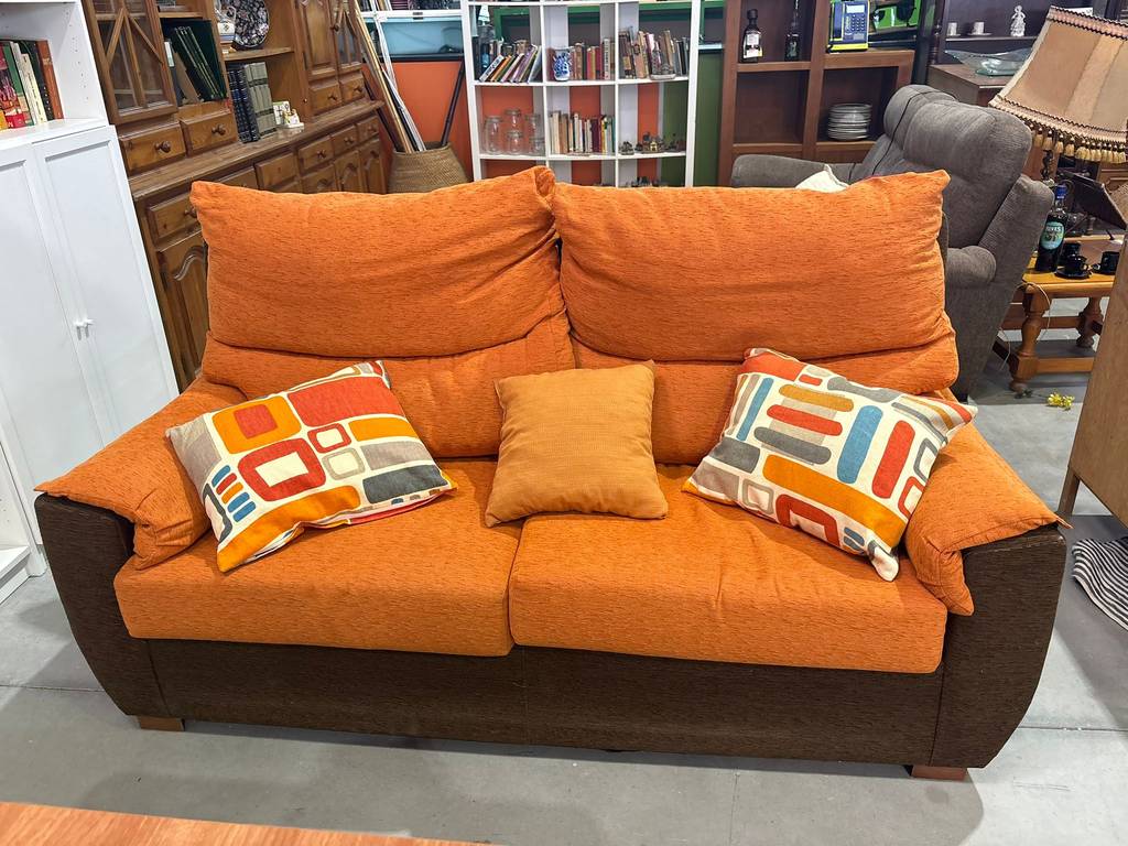 SOFÁ DE 2 PLAZAS - Imagen 2