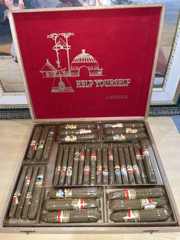 CAJA DE 36 PUROS HELP YOURSELF - Imagen 2