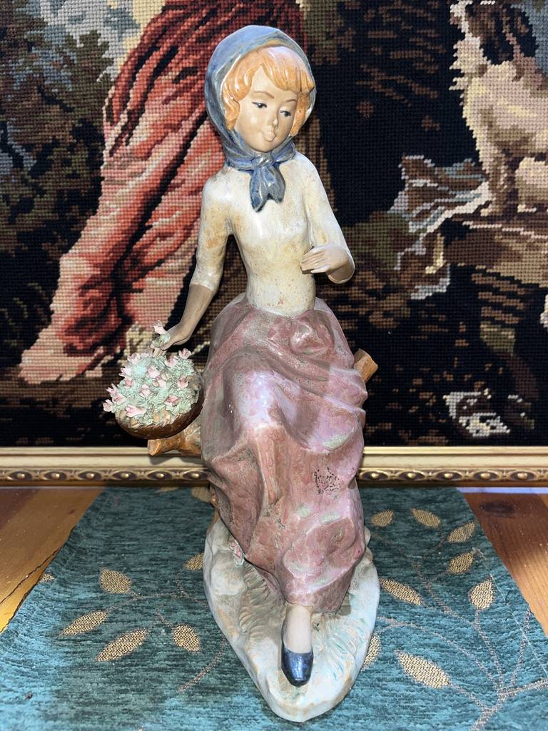 FIGURA DE PORCELANA - Imagen 2