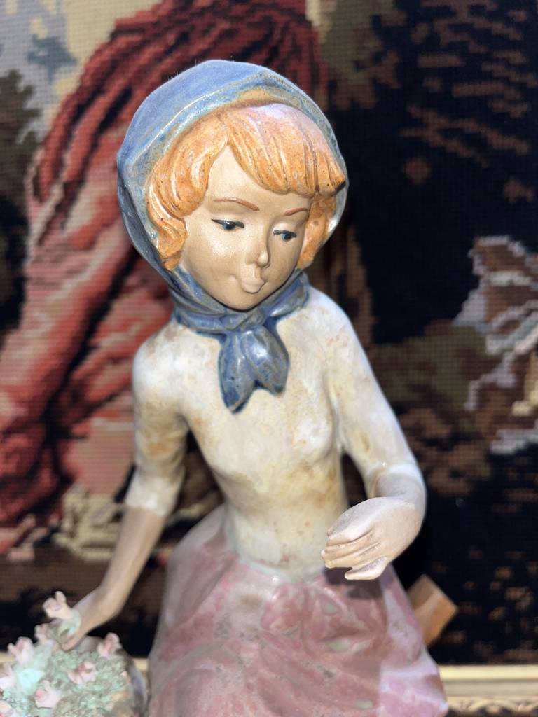 FIGURA DE PORCELANA - Imagen 5