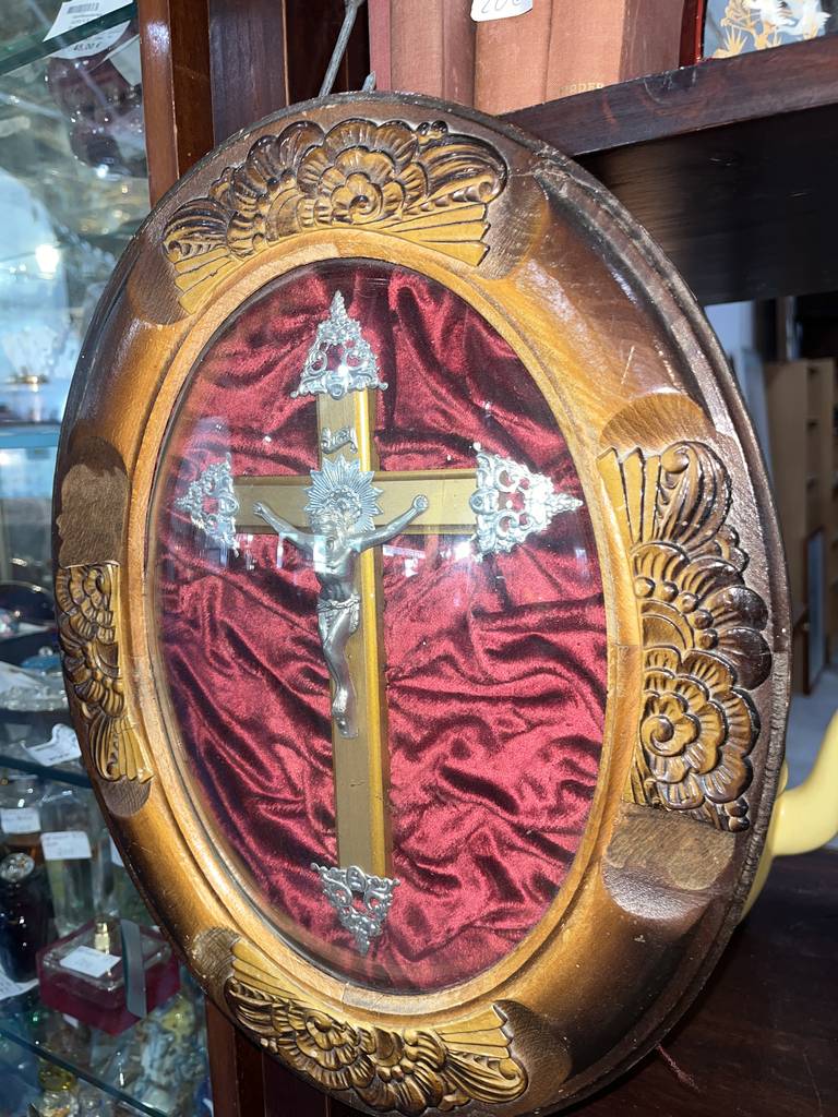 ANTIGUO CRUCIFIJO ENMARCADO - Imagen 3