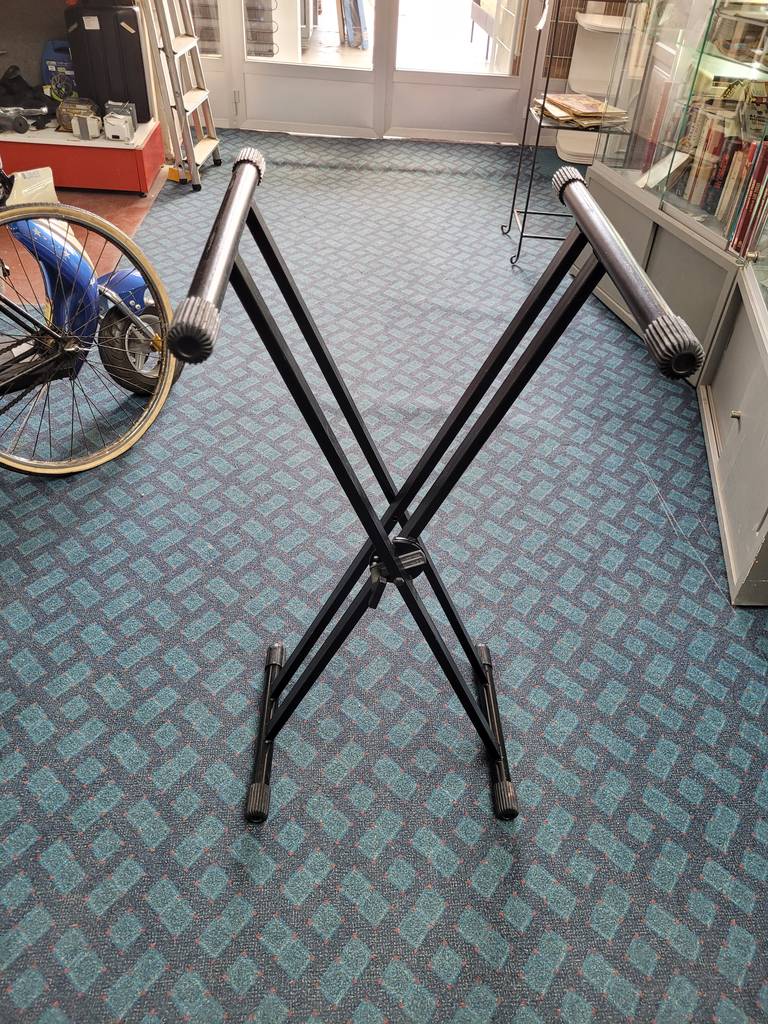 SOPORTE AJUSTABLE PARA TECLADO - Imagen 4