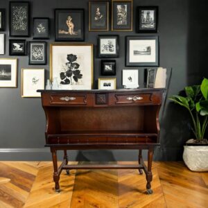 MUEBLE AUXILIAR CLÁSICO